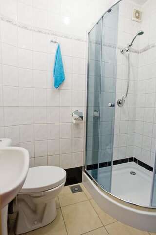 Курортные отели Ośrodek Wczasowy Panorama Szczyrk Щирк Budget Triple Room with Bathroom-4